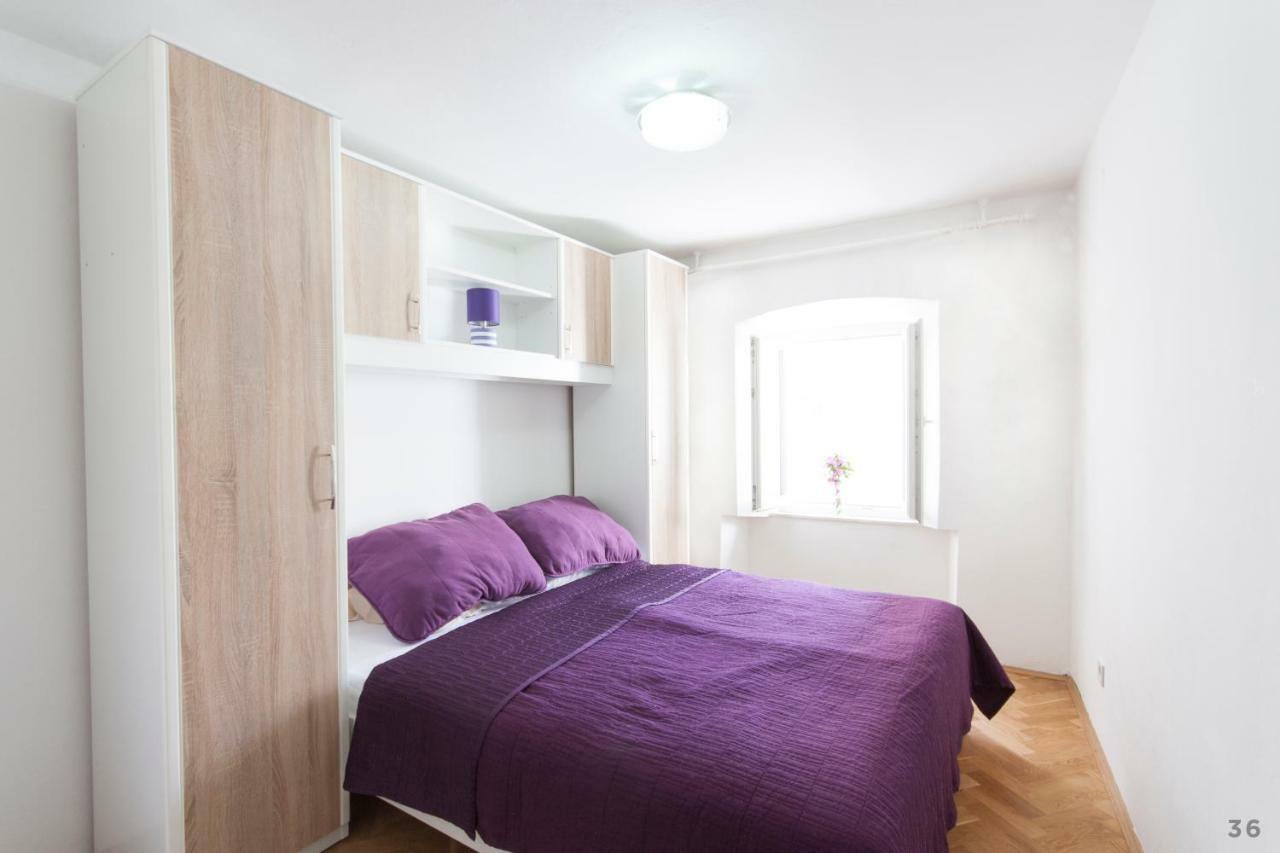 Revelin- Great Location *